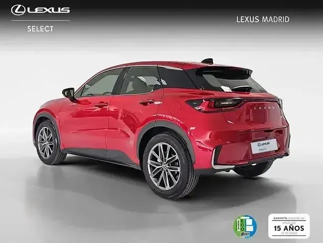 Usado Lexus LBX 136 CV (100 kW) 2025 Rojo SUV