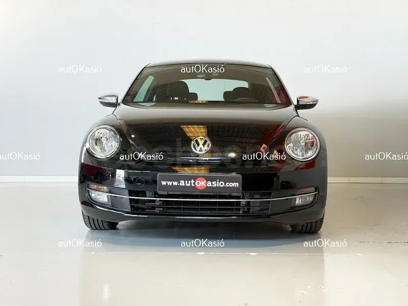 Usado VW Beetle Design 105 CV (77 kW) 2015 Rojo Utilitario