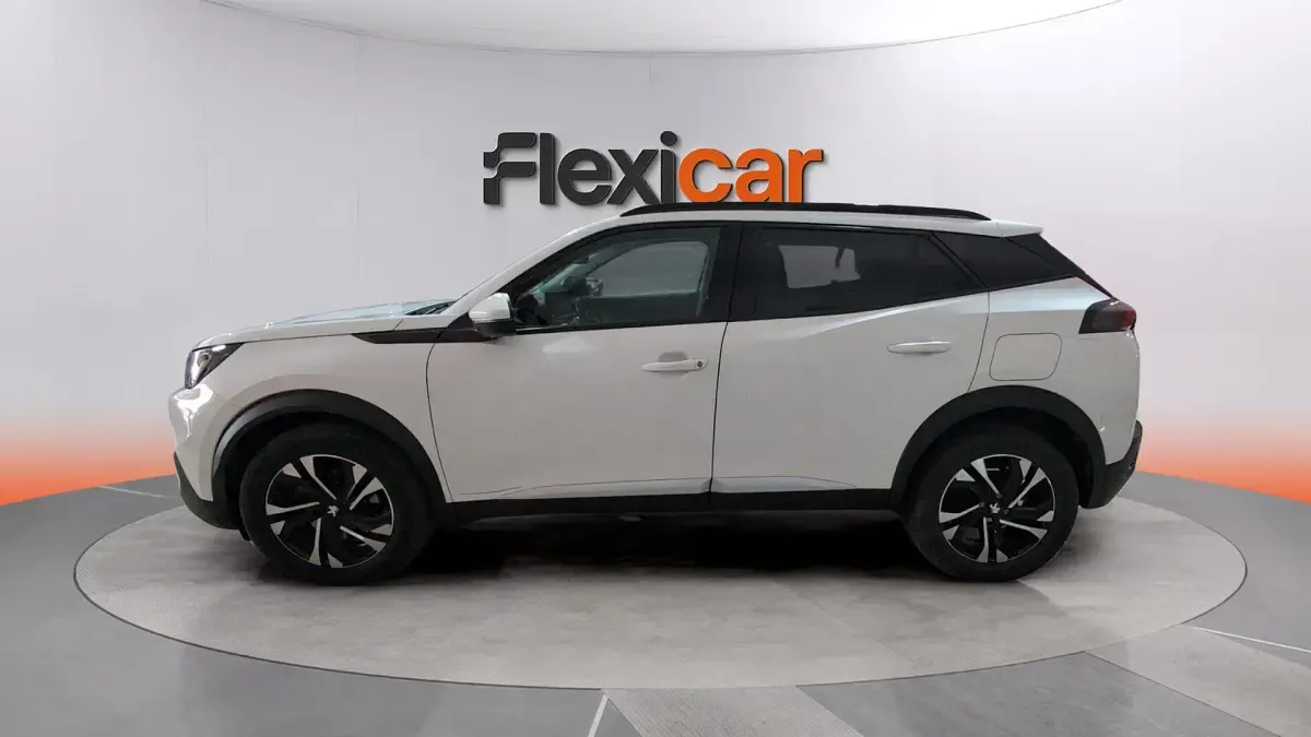 Usado Peugeot 2008 Allure 131 CV (96 kW) 2021 Blanco SUV