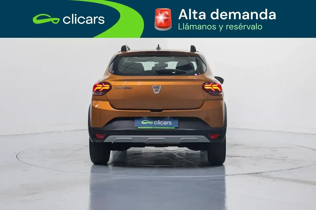 Usado Dacia Sandero Comfort 91 CV (66 kW) 2021 Marrón Berlina
