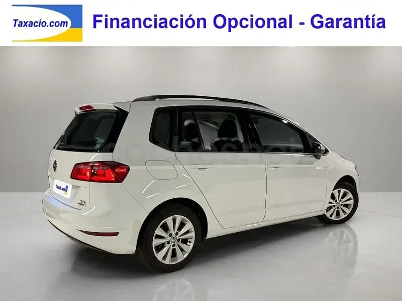 Usado VW Golf Sportsvan Advance 110 CV (80 kW) 2016 Blanco Monovolumen
