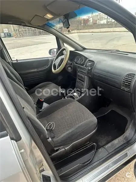 Usado Opel Zafira 100 CV (73 kW) 2005 Gris / plata Monovolumen