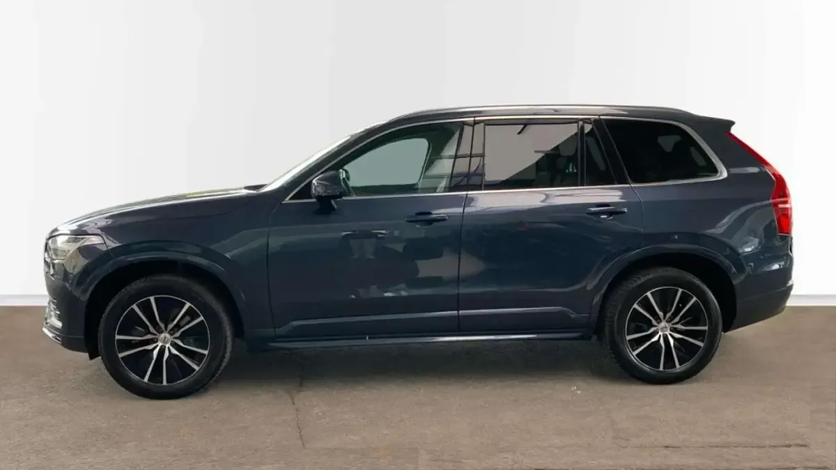 Używany Volvo XC90 Momentum 235 KM (172 kW) 2021 SUV