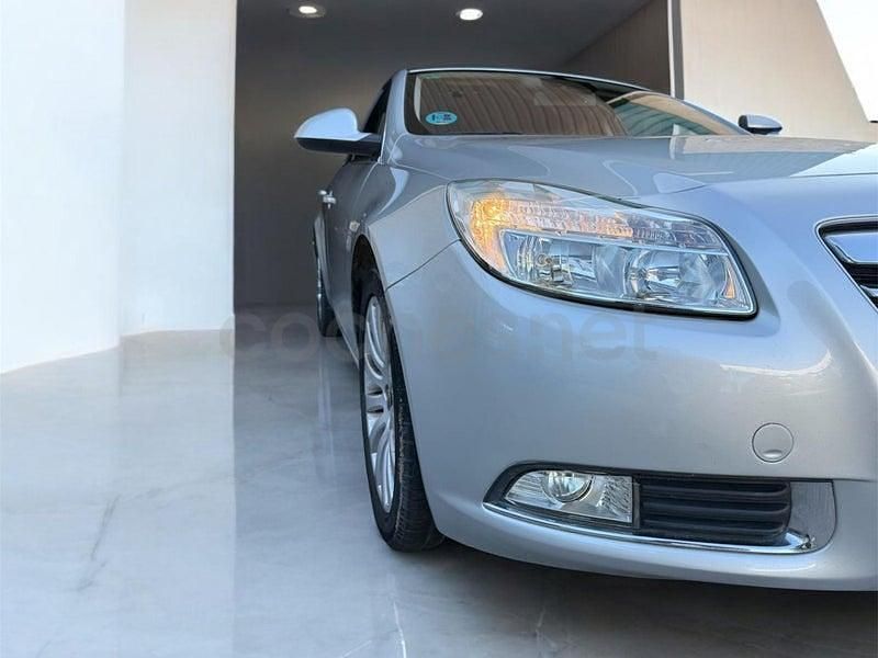 Usado Opel Insignia Cosmo 140 CV (102 kW) 2009 Gris / plata Berlina