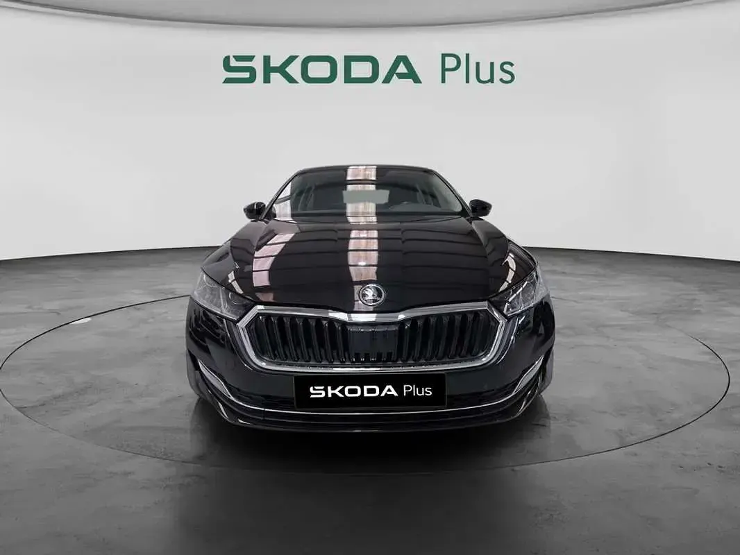 Usado Skoda Octavia Style 150 CV (110 kW) 2022 Negro Utilitario