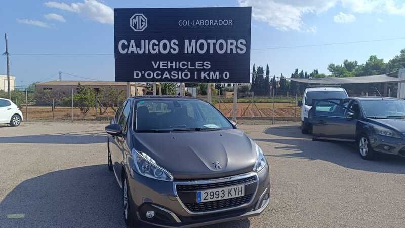 Usado Peugeot 208 Signature Sky 110 CV (80 kW) 2019 Gris Utilitario
