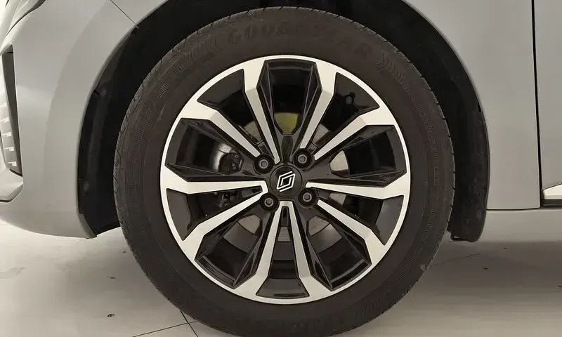 Usado Renault Clio V Techno 100 CV (73 kW) 2025 Gris Berlina