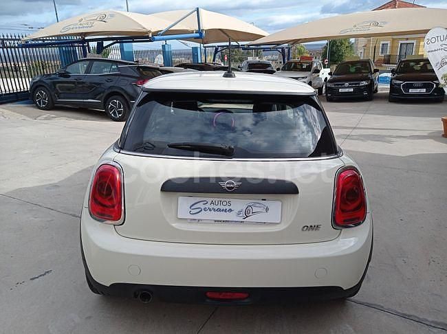 Usado Mini ONE 102 CV (75 kW) 2020 Beige Utilitario