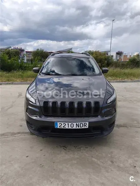 Usado Jeep Cherokee Night Eagle 185 CV (136 kW) 2018 Marrón SUV