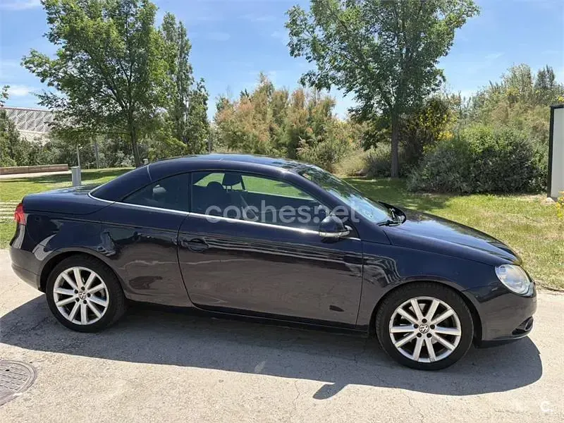 Usado VW Eos Individual 140 CV (102 kW) 2006 Azul Descapotable