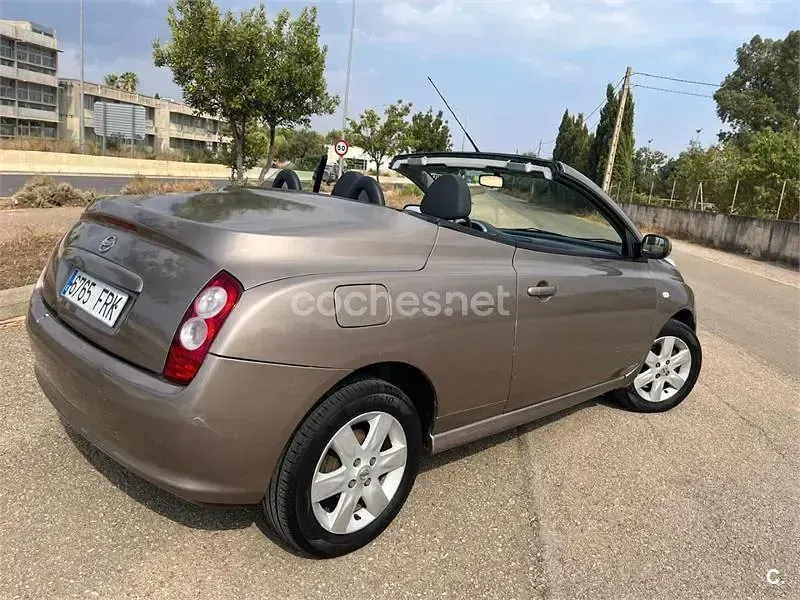 Usado Nissan Micra C+C Tekna 88 CV (64 kW) 2007 Gris / plata Descapotable