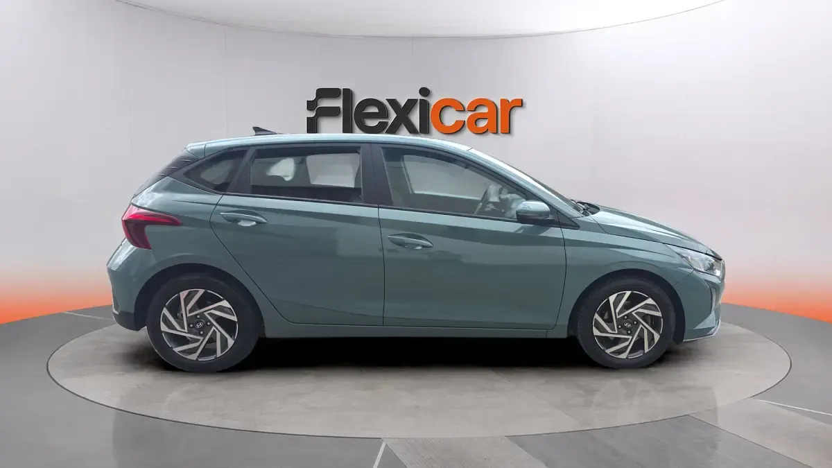 Usado Hyundai i20 101 CV (74 kW) 2024 Verde Utilitario