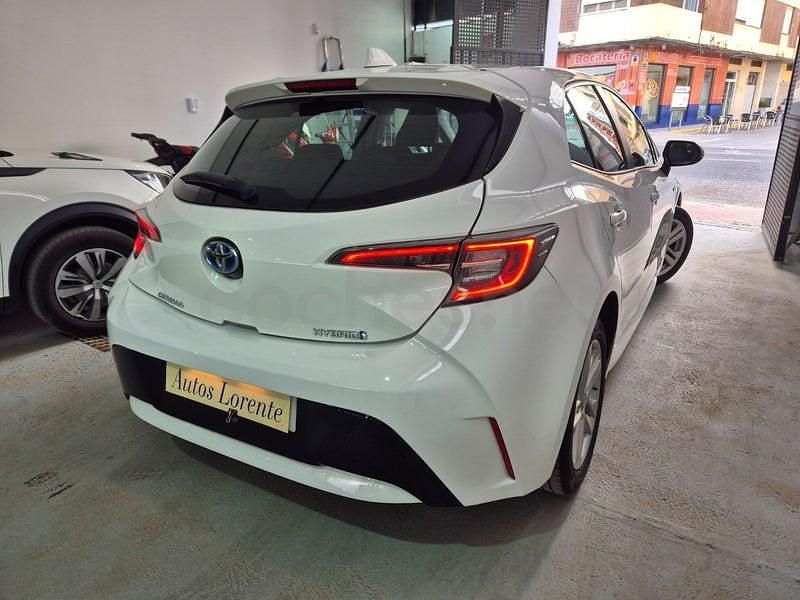 Usado Toyota Corolla Active 122 CV (89 kW) 2020 Blanco Berlina