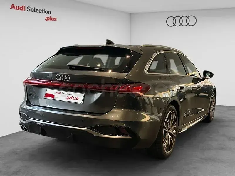 Usado Audi A5 S-Line 204 CV (150 kW) 2026 Gris / plata Familiar