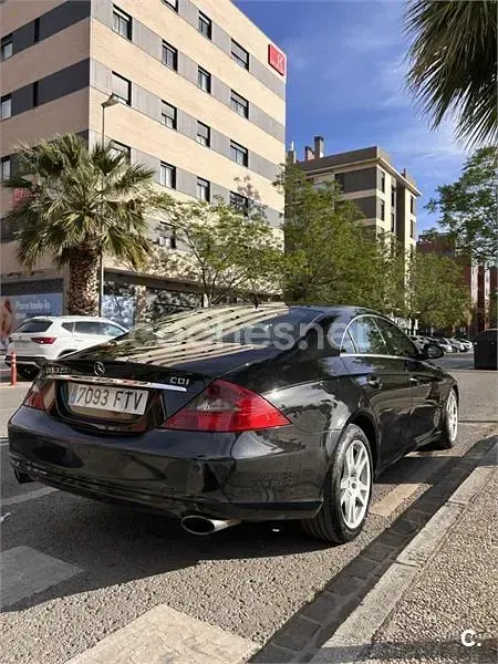 Usado Mercedes CLS320 224 CV (164 kW) 2007 Negro Berlina