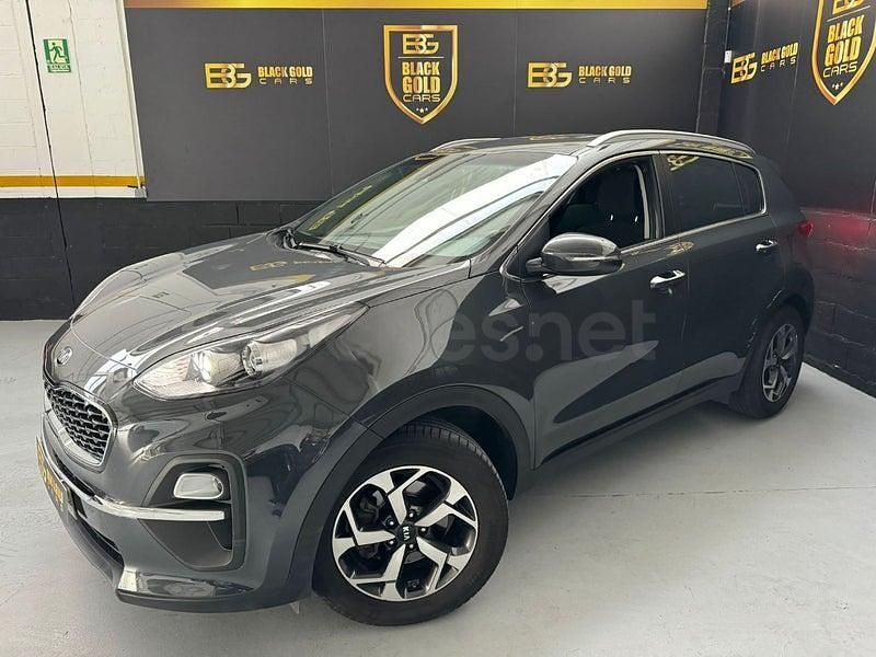 Usado Kia Sportage 136 CV (100 kW) 2021 Gris / plata SUV