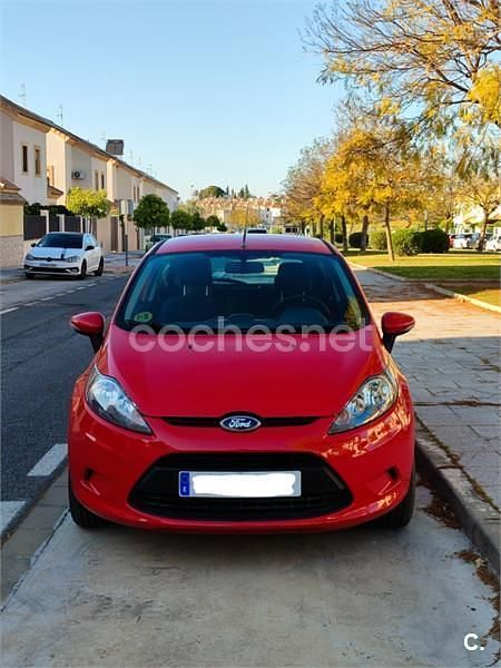 Rojo Usado 2011 Ford Fiesta Trend Utilitario | 5500 € (Precio justo) - Imagen 1/4