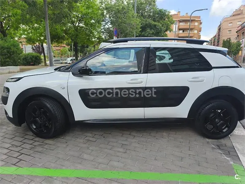 Usado Citroën C4 Feel 82 CV (60 kW) 2017 Blanco Berlina
