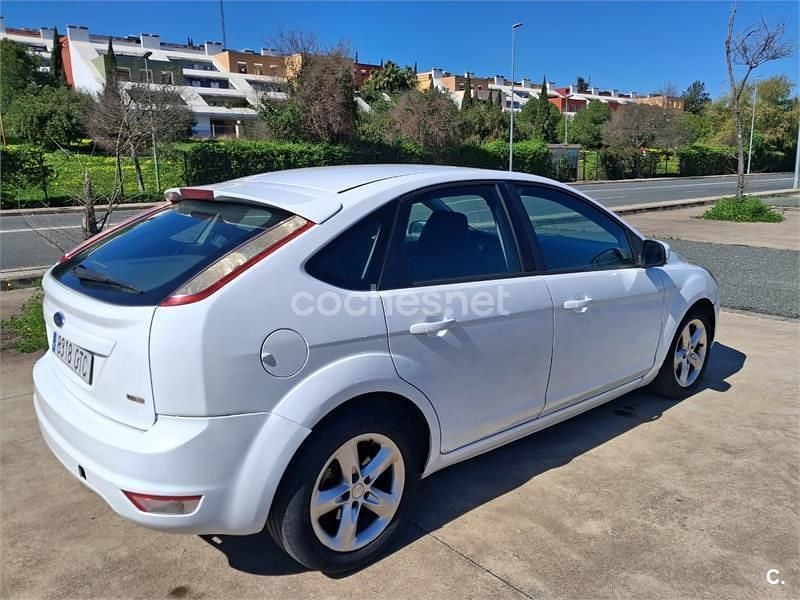 Usado Ford Focus Titanium 109 CV (80 kW) 2010 Blanco Berlina