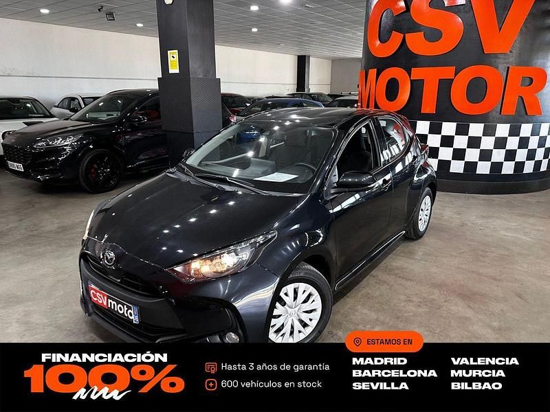 Negro Usado 2023 Toyota Yaris Hybrid Active Utilitario | 15.850 € (Super precio) - Imagen 1/4
