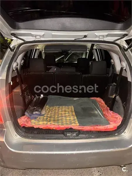 Usado Toyota Corolla Verso Luna 116 CV (85 kW) 2004 Gris / plata Monovolumen