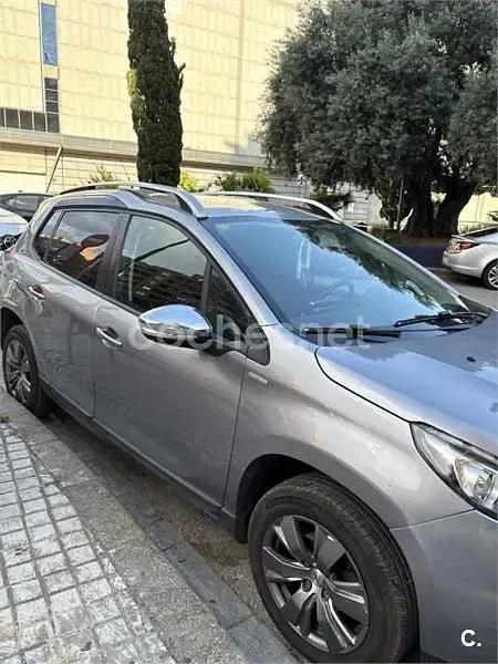 Usado Peugeot 2008 Access 82 CV (60 kW) 2018 Gris / plata SUV