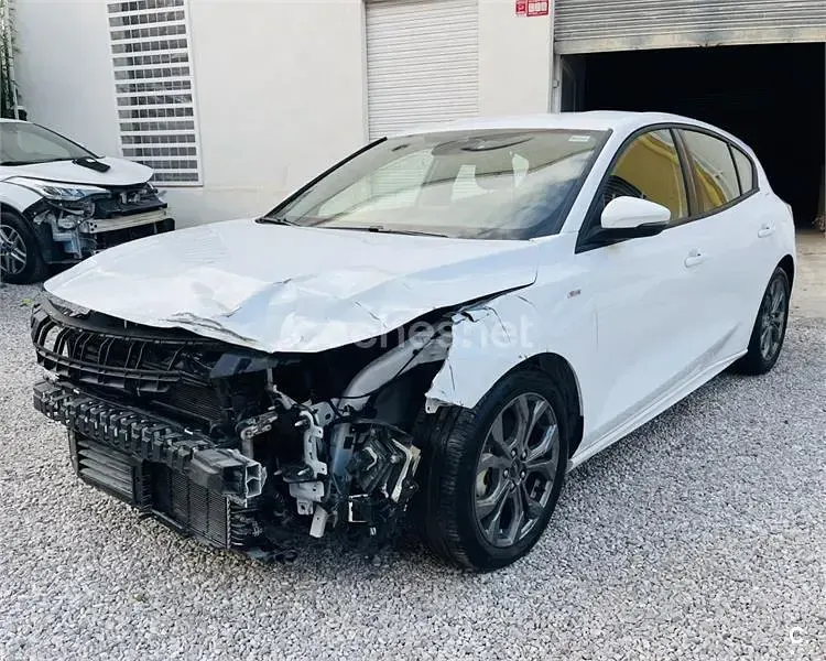 Usado Ford Focus ST-Line 115 CV (84 kW) 2024 Blanco Berlina