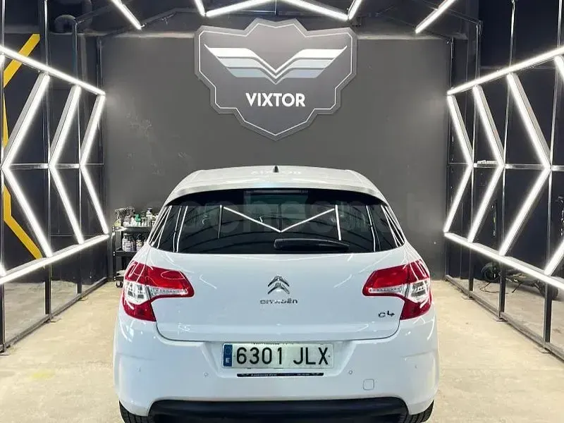 Usado Citroën C4 Live 110 CV (80 kW) 2016 Blanco Berlina