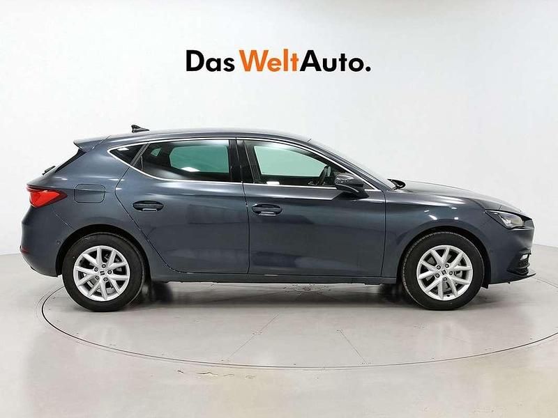 Usado Seat Leon Style 116 CV (85 kW) 2025 Gris Utilitario