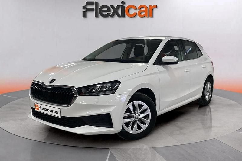 Usado Skoda Fabia Style 110 CV (80 kW) 2022 Blanco Utilitario