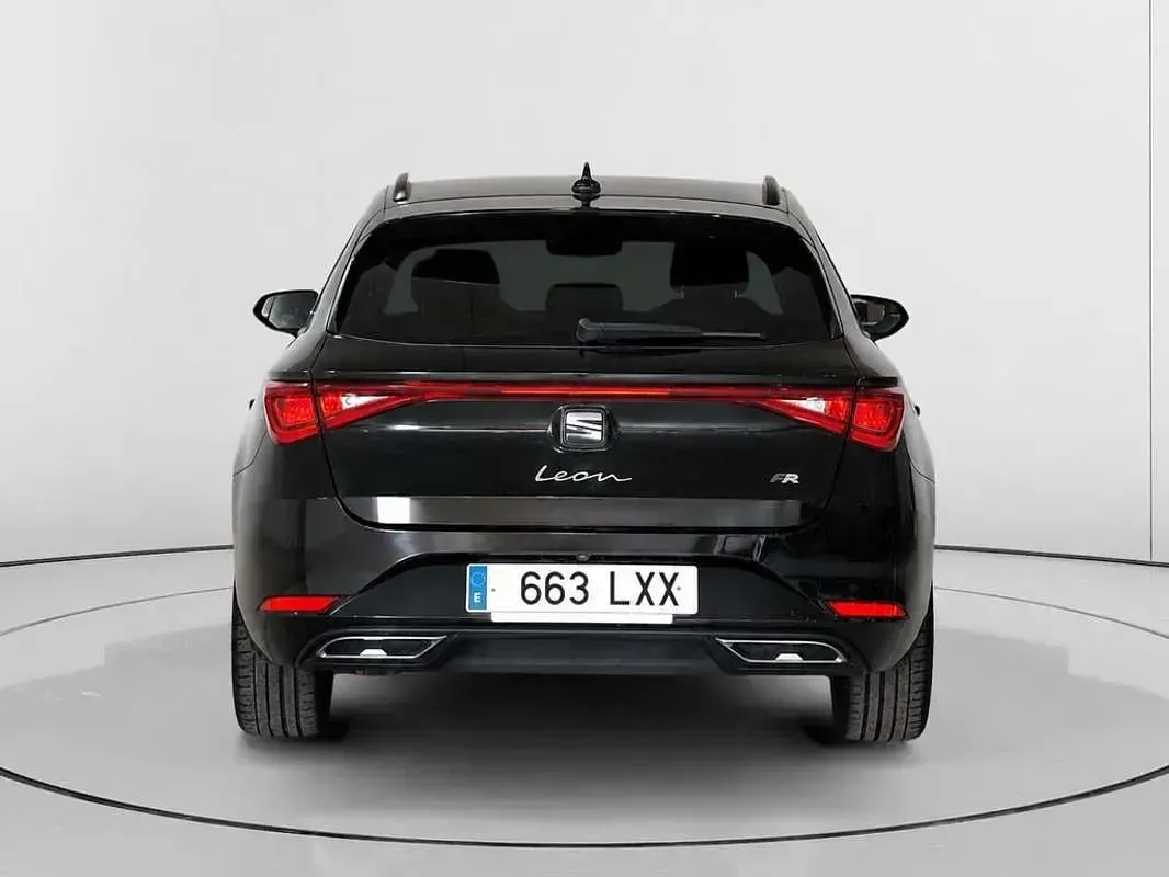Usado Seat Leon ST FR 150 CV (110 kW) 2022 Negro Familiar