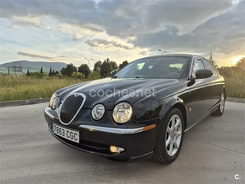 Usado Jaguar S-Type Executive 238 CV (175 kW) 2003 Negro Berlina