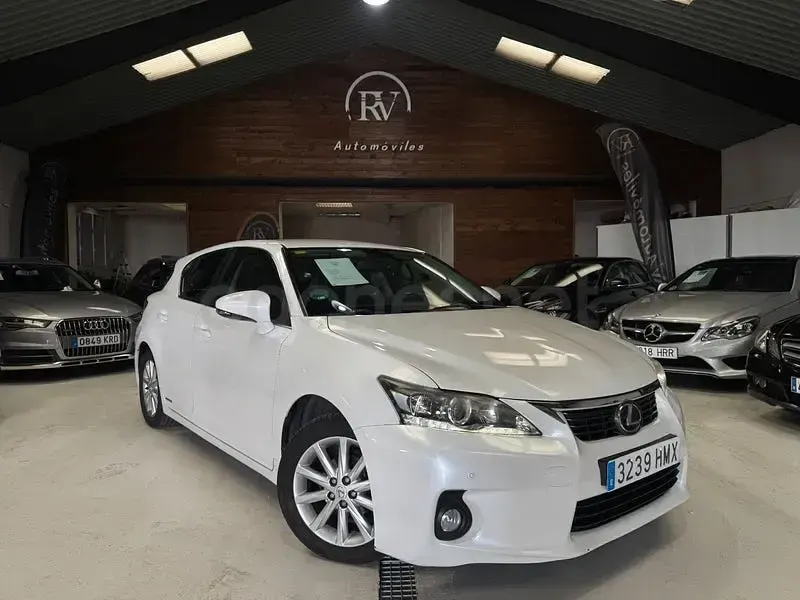 Usado Lexus CT200h 136 CV (100 kW) 2012 Blanco Berlina