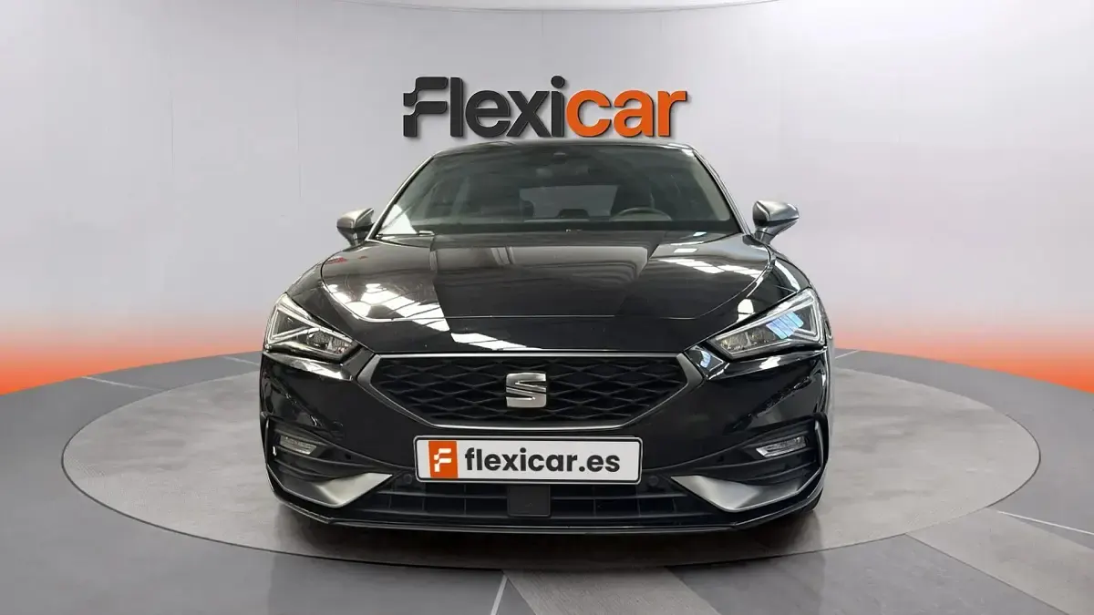 Usado Seat Leon FR 150 CV (110 kW) 2020 Negro Berlina