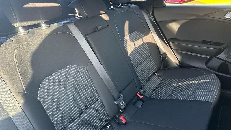 Usado Kia Ceed 100 CV (73 kW) 2024 Blanco Utilitario