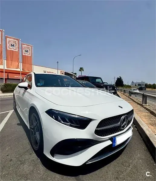 Usado Mercedes A180 136 CV (100 kW) 2024 Blanco Berlina