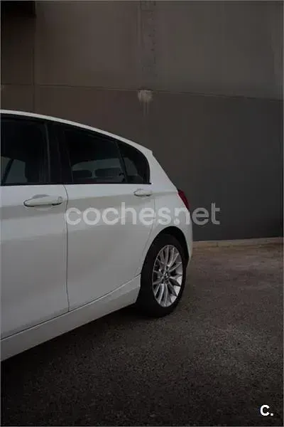 Usado BMW 118 Sport Line 150 CV (110 kW) 2018 Blanco Berlina