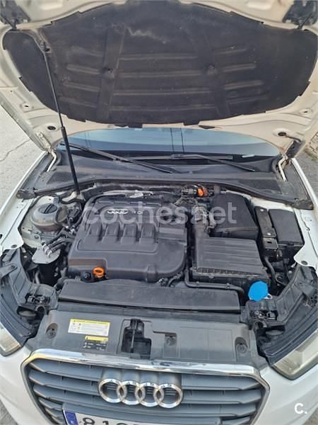 Usado Audi A3 Attraction 105 CV (77 kW) 2013 Blanco Berlina