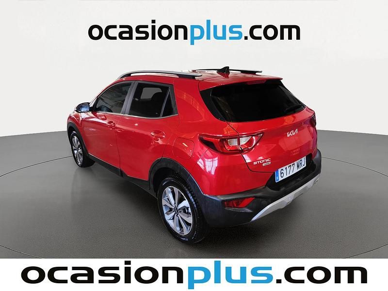 Usado Kia Stonic 120 CV (88 kW) 2024 Rojo SUV