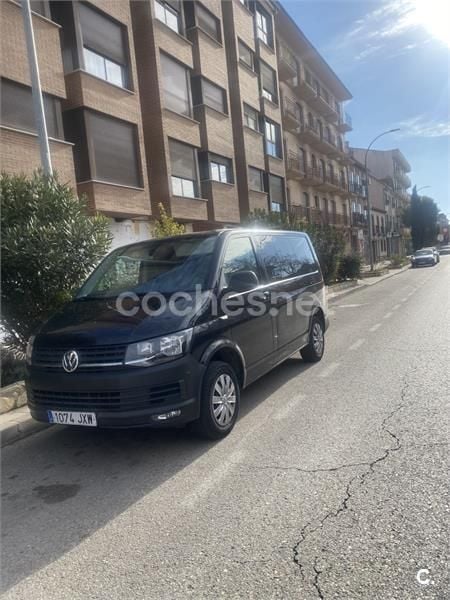 Negro Usado 2017 VW Caravelle Trendline Monovolumen | 22.900 € (Buen precio) - Imagen 1/1