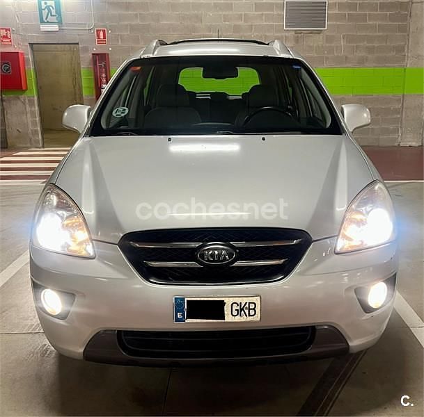 Usado Kia Carens Active 140 CV (102 kW) 2008 Gris / plata Monovolumen