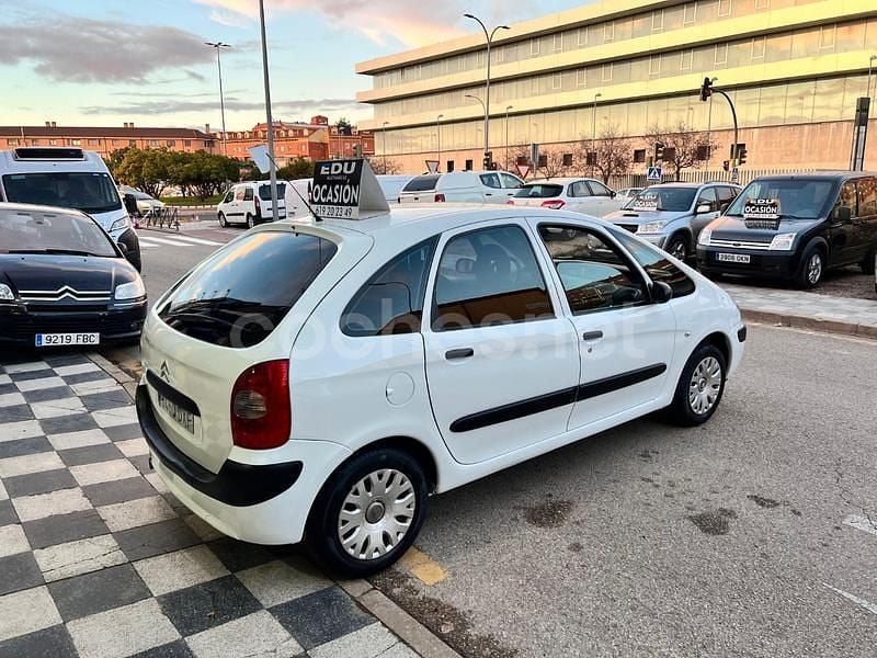 Usado Citroën Xsara Picasso 110 CV (80 kW) 2006 Blanco Monovolumen