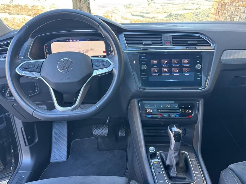 Usado VW Tiguan Life 150 CV (110 kW) 2021 Negro SUV