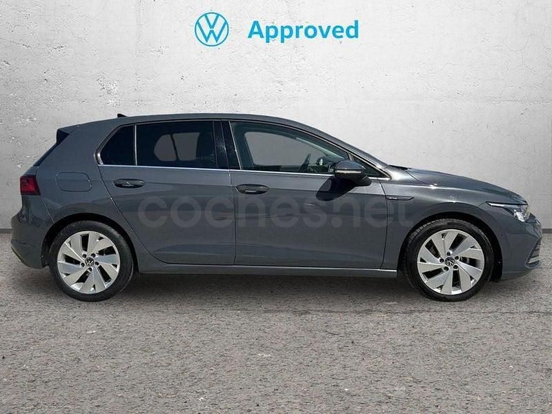 Usado VW Golf VIII Style 150 CV (110 kW) 2021 Gris / plata Berlina