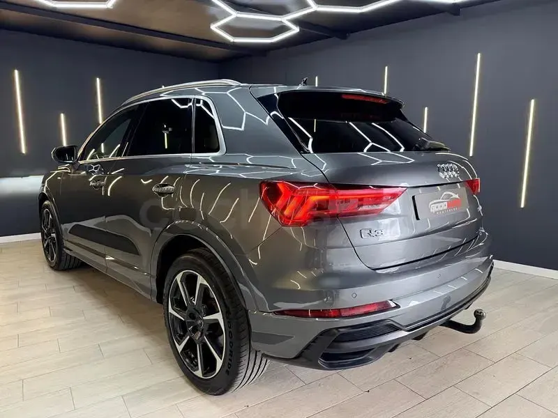 Usado Audi Q3 S-Line 150 CV (110 kW) 2019 Gris / plata SUV