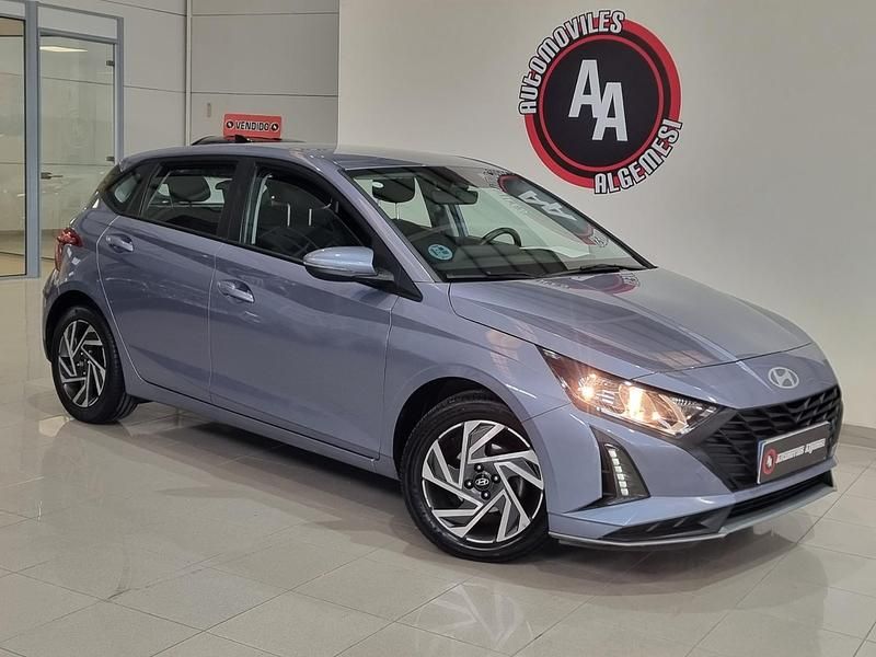 Azul Usado 2022 Hyundai i20 Berlina | 15.300 € (Caro) - Imagen 1/4