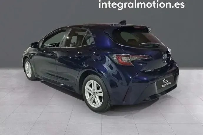 Usado Toyota Corolla Active 122 CV (89 kW) 2021 Azul Berlina