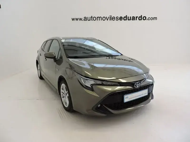 Usado Toyota Corolla Business Edition 122 CV (89 kW) 2022 Verde Familiar