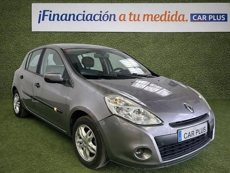 Usado Renault Clio II Business 70 CV (51 kW) 2009 Marrón Berlina