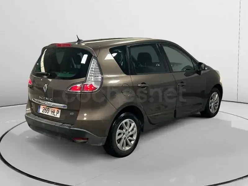 Usado Renault Scénic III Dynamique 130 CV (95 kW) 2012 Marrón Monovolumen